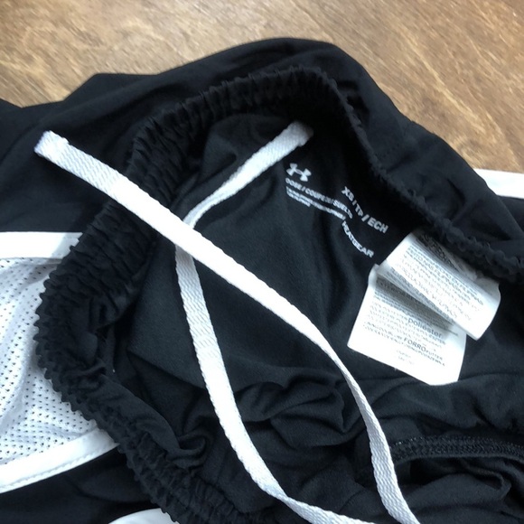 Under Armour running shorts - Picture 5 of 6